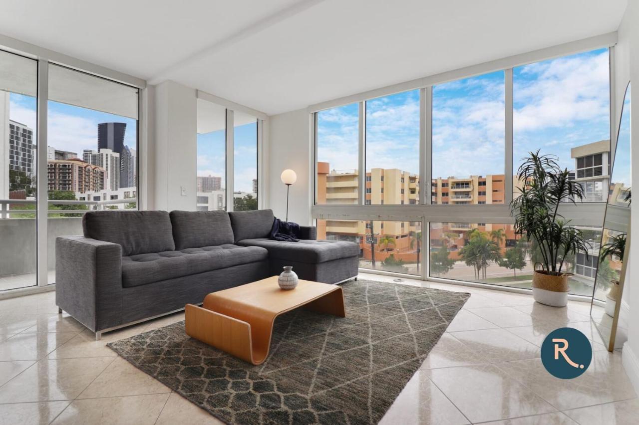 Roami At Sunny Isles Apartment Маями Бийч Екстериор снимка